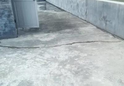 平山楼顶漏水维修公司分享下如何解决卫生间隐蔽部位漏水的问题?